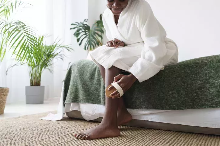 ¿Quieres deshacerte de las piernas de fresa? He aquí cómo hacerlo