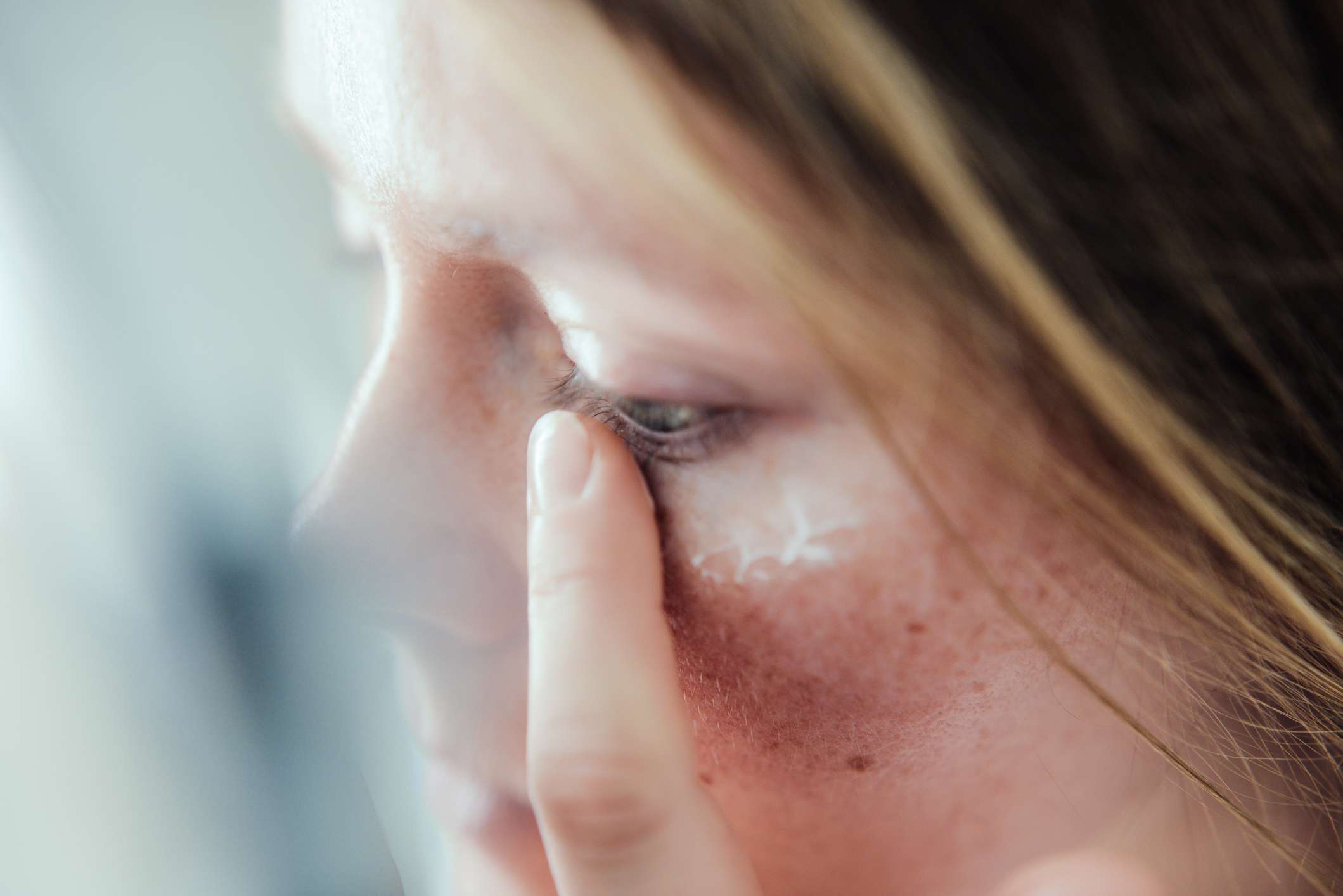 ¿Tienes la piel seca? Esta es la mejor rutina de cuidado para ella, según los dermatólogos