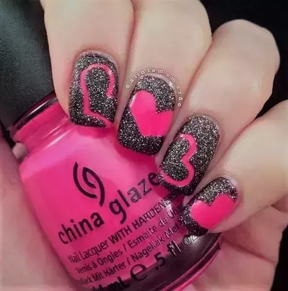 20 Lindos diseños de uñas de color rosa 2023