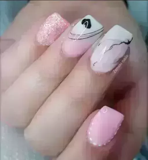 20 Lindos diseños de uñas de color rosa 2023