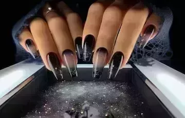 50 mejores ideas de diseño de uñas negras para manicuras con estilo