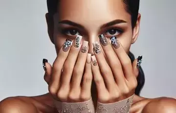 50 mejores ideas de diseño de uñas negras para manicuras con estilo