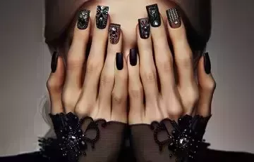 50 mejores ideas de diseño de uñas negras para manicuras con estilo