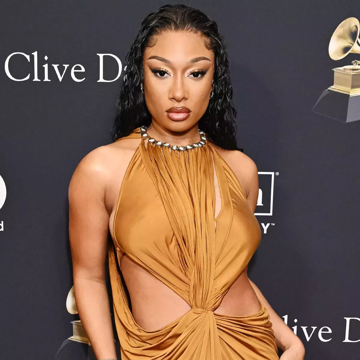 Acusan a Megan Thee Stallion de obligar a un cámara a verla tener sexo con una mujer