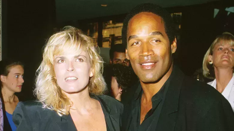 Los 5 detalles más trágicos de la relación entre O.J. Simpson y Nicole Brown