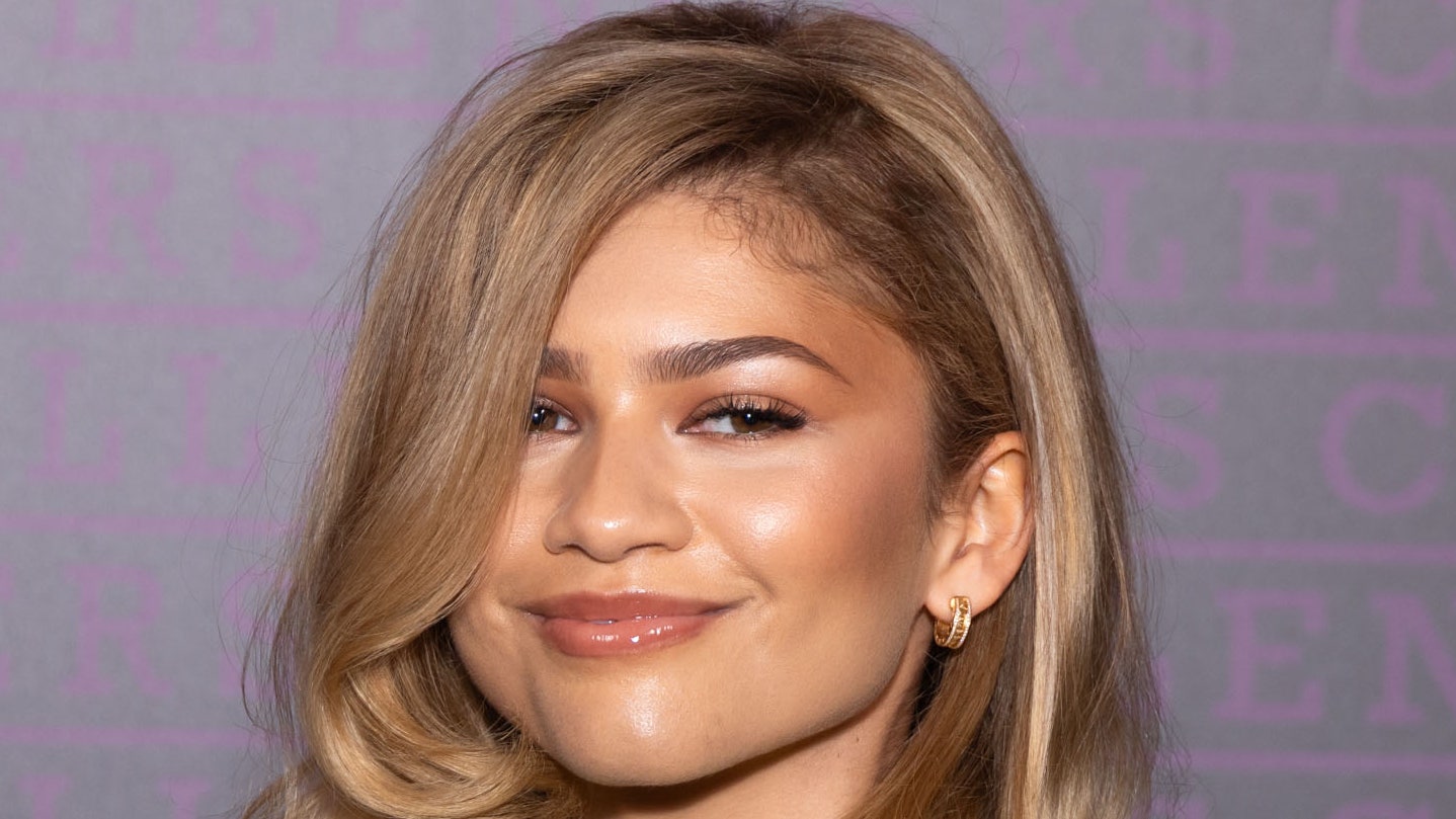 Zendaya lució peinados totalmente opuestos (en largo y onda) este fin de semana