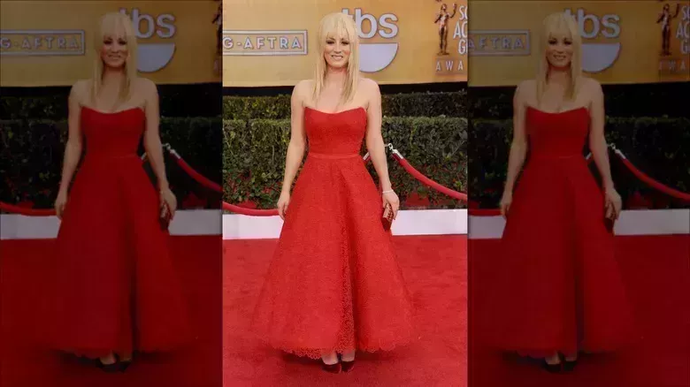 12 magníficos looks de famosas que se arruinaron con un peinado