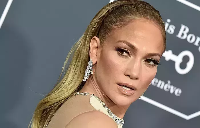 Cabello tipo 1C: pros y contras, consejos para cuidarlo y peinados