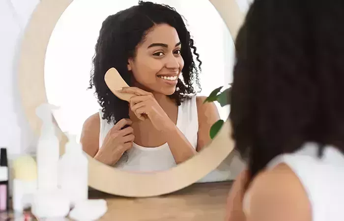 Cómo lavarse el pelo natural para evitar que se rompa