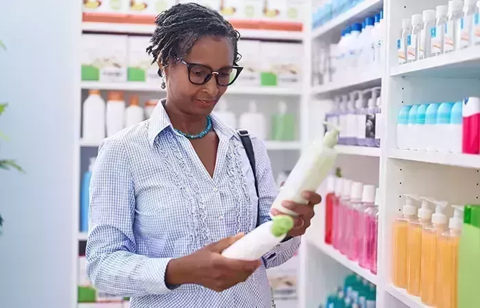 Cómo lavarse el pelo natural para evitar que se rompa