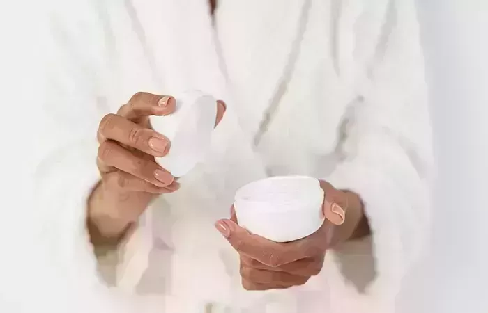 Cómo lavarse el pelo natural para evitar que se rompa