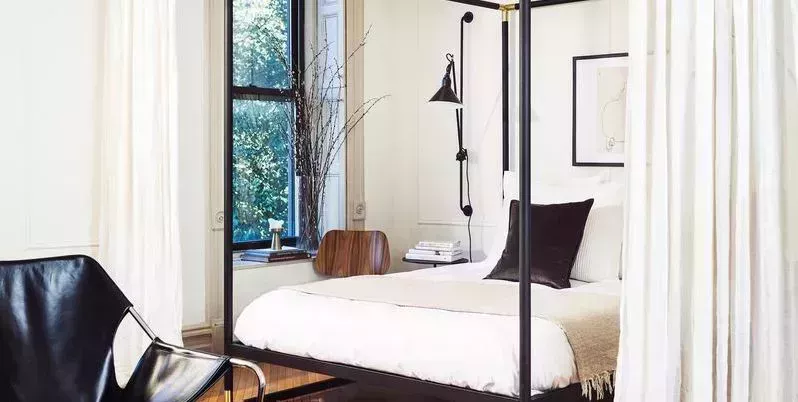 black and white bedroom ideas