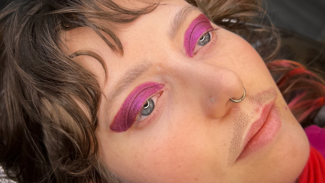 Los tatuajes de vello facial son la próxima frontera de la afirmación de género