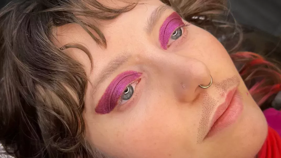 Los tatuajes de vello facial son la próxima frontera de la afirmación de género
