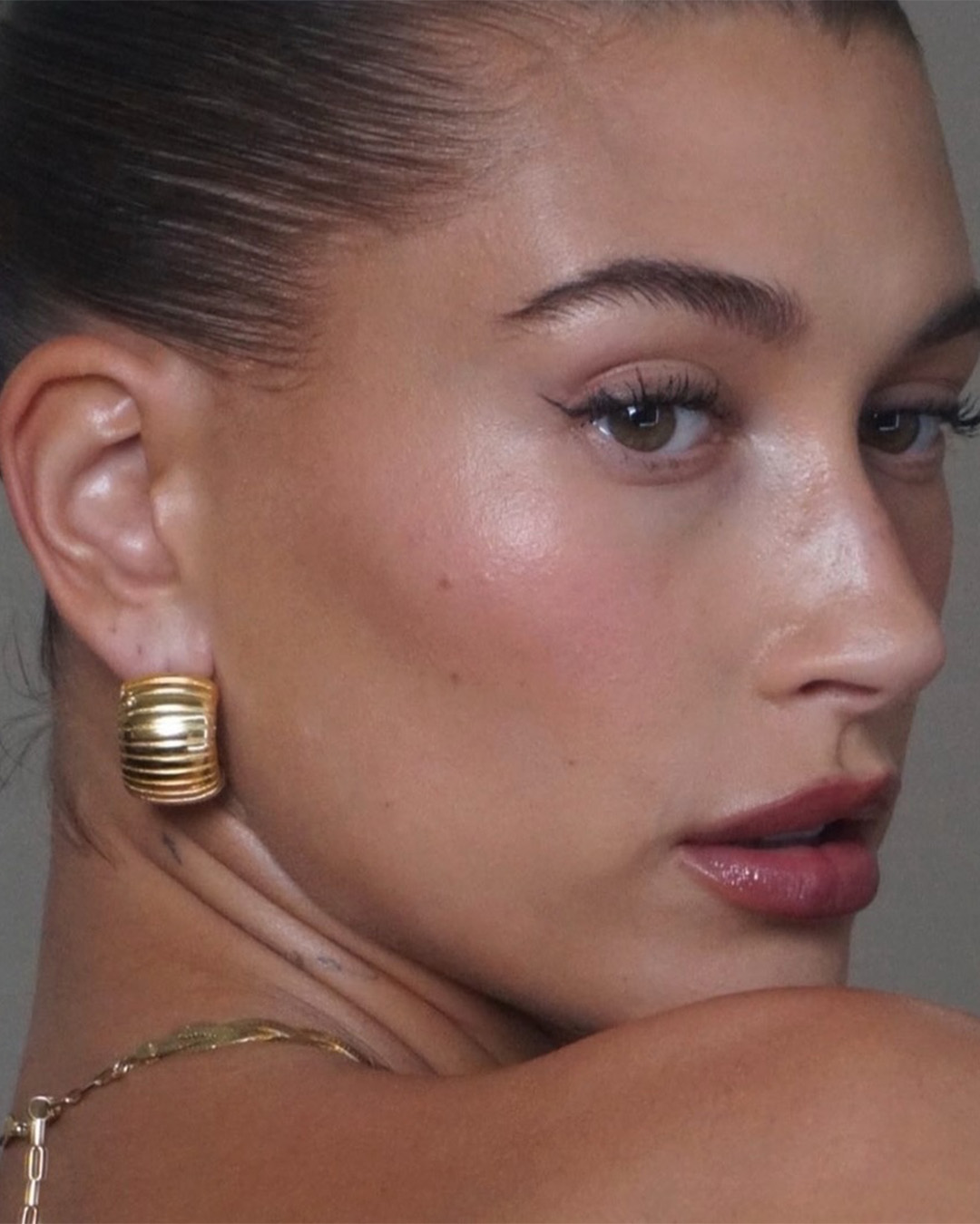 La guía definitiva de joyería de verano de una estilista famosa