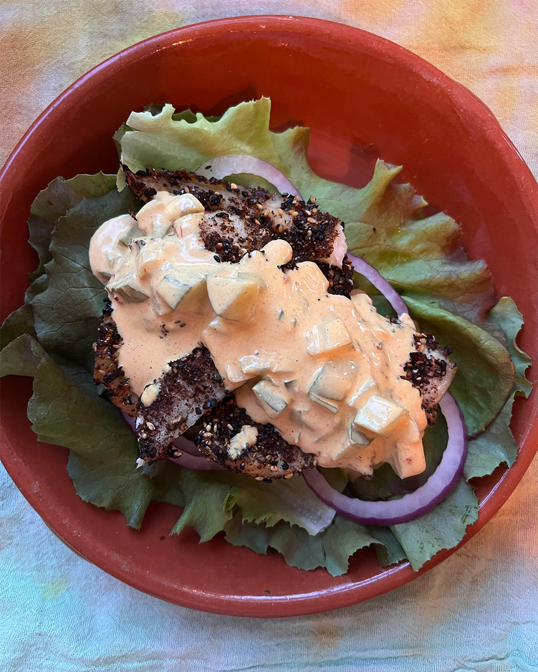 Sándwich de Pescado con Sriracha al Aire Libre