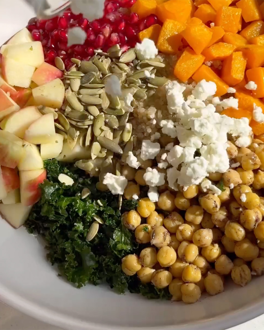 Ensalada templada de quinoa de la cosecha