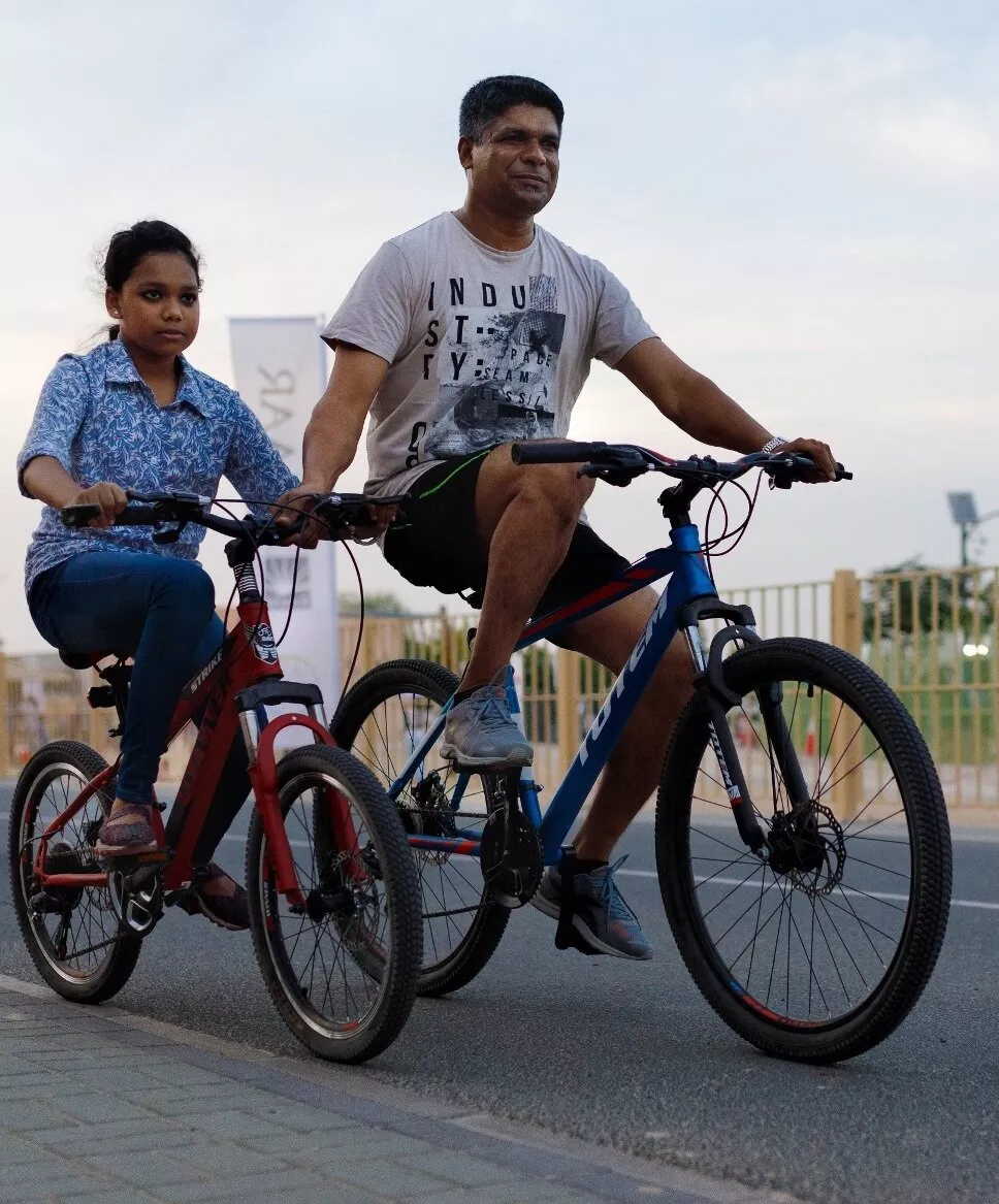 One can keep fit in a variety of ways.jpg