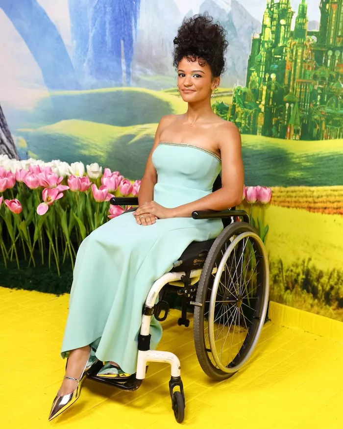 ¡EXCLUSIVO! La estrella de <em>Wicked</em>, Marissa Bode, está aquí para representar (y convertirse en tu nuevo actor favorito)