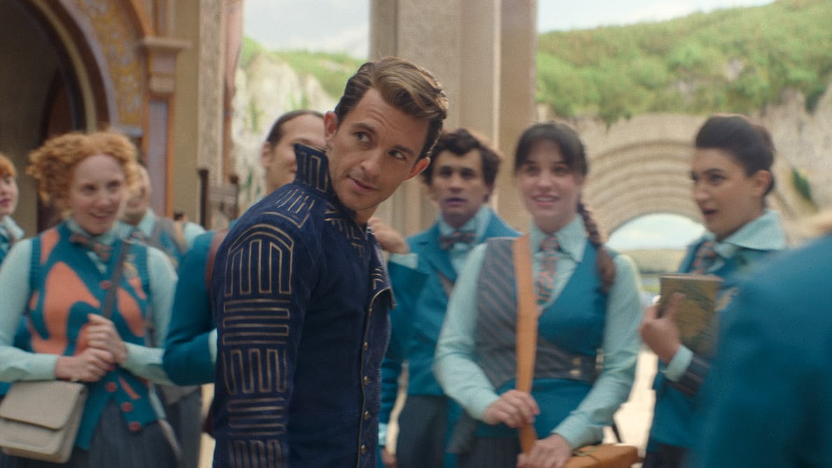 La Primera Escena de Jonathan Bailey en 'Wicked' Tiene una Conexión Sorprendente con 'Bridgerton'