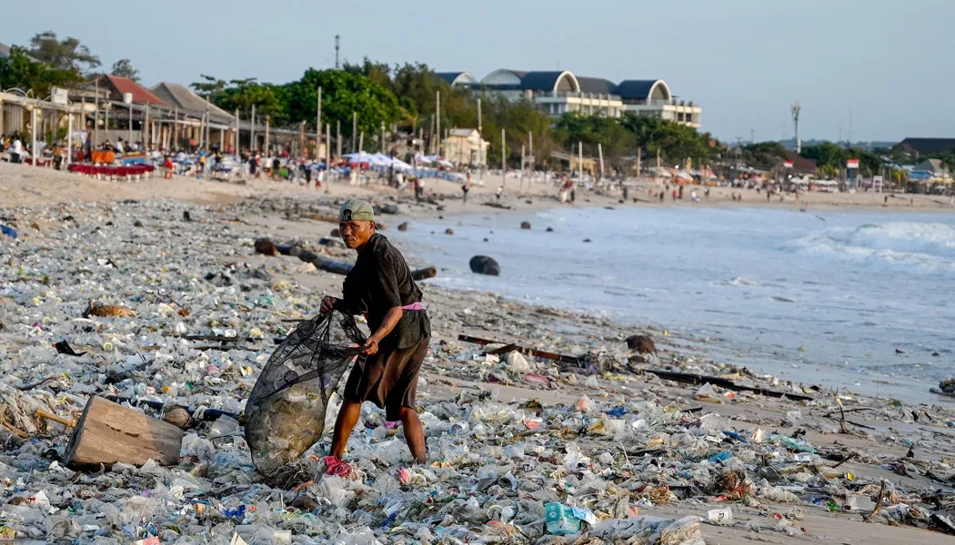 Tratado sobre la contaminación plástica: ¿Qué está en juego en las conversaciones de Busan?