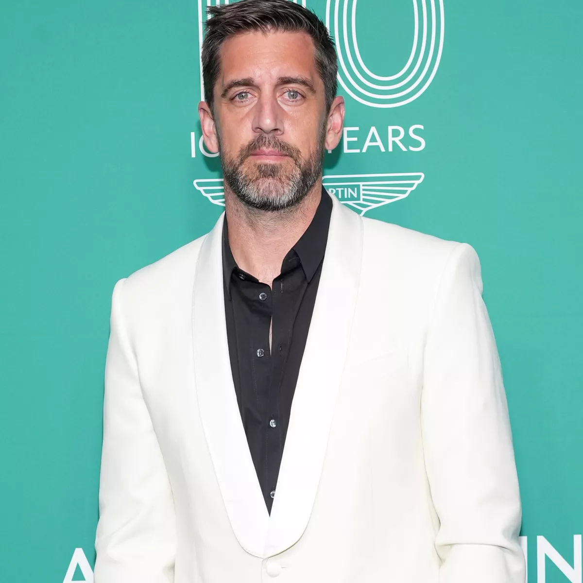 Aaron Rodgers revela que tiene una nueva novia 2 años después de su ruptura con Shailene Woodley