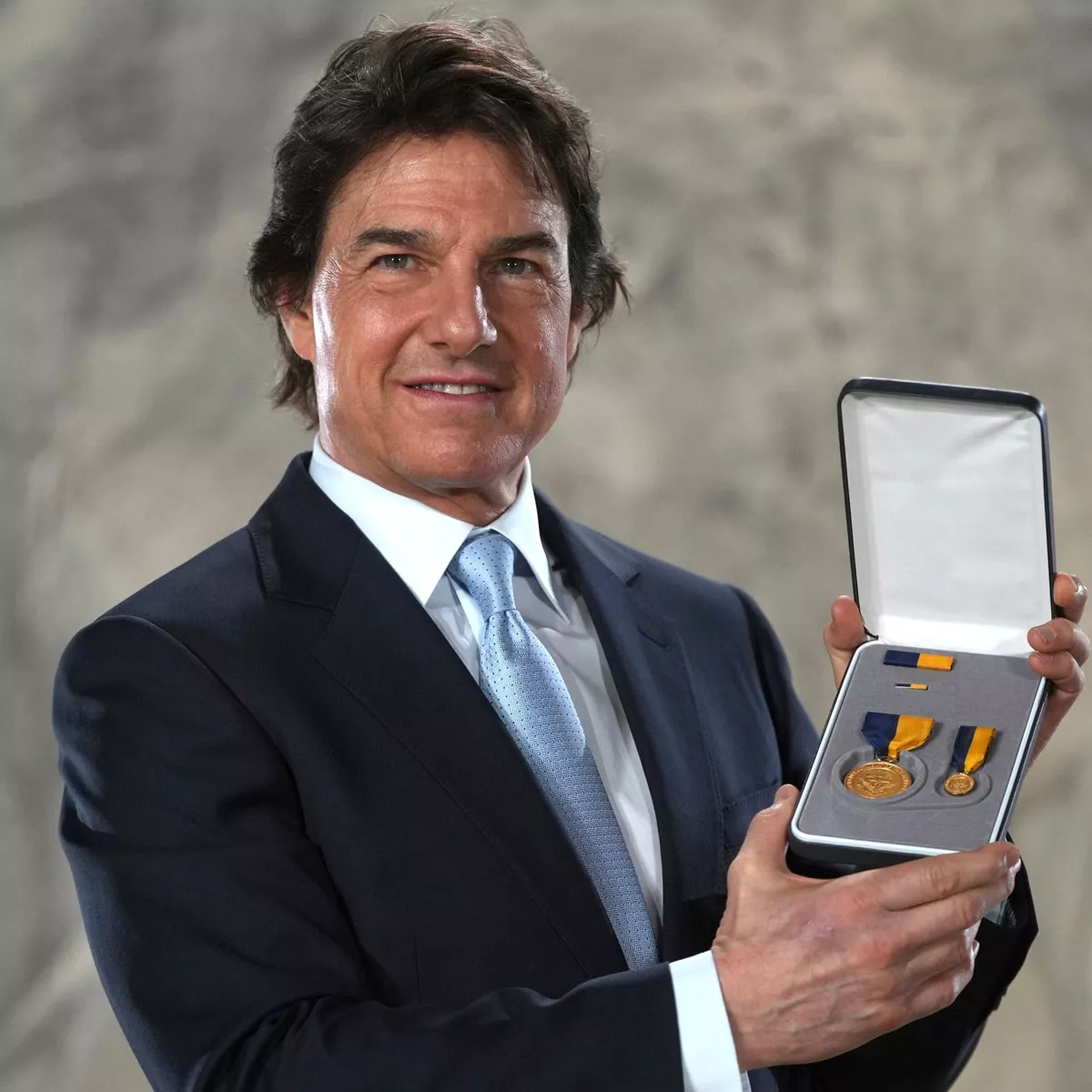 Por qué Tom Cruise fue galardonado con el más alto honor de la Marina de EE. UU.