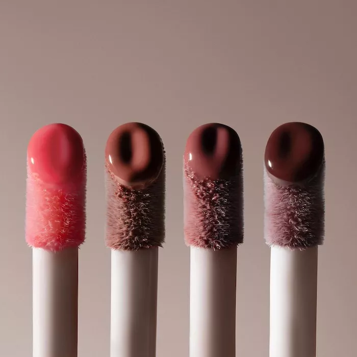 Protege tus labios este invierno con estos brillos hidratantes