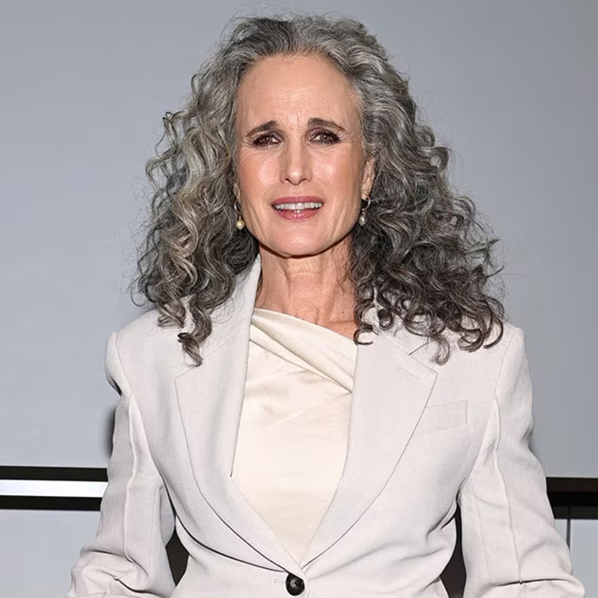 Andie MacDowell comparte diagnóstico de síndrome piriforme