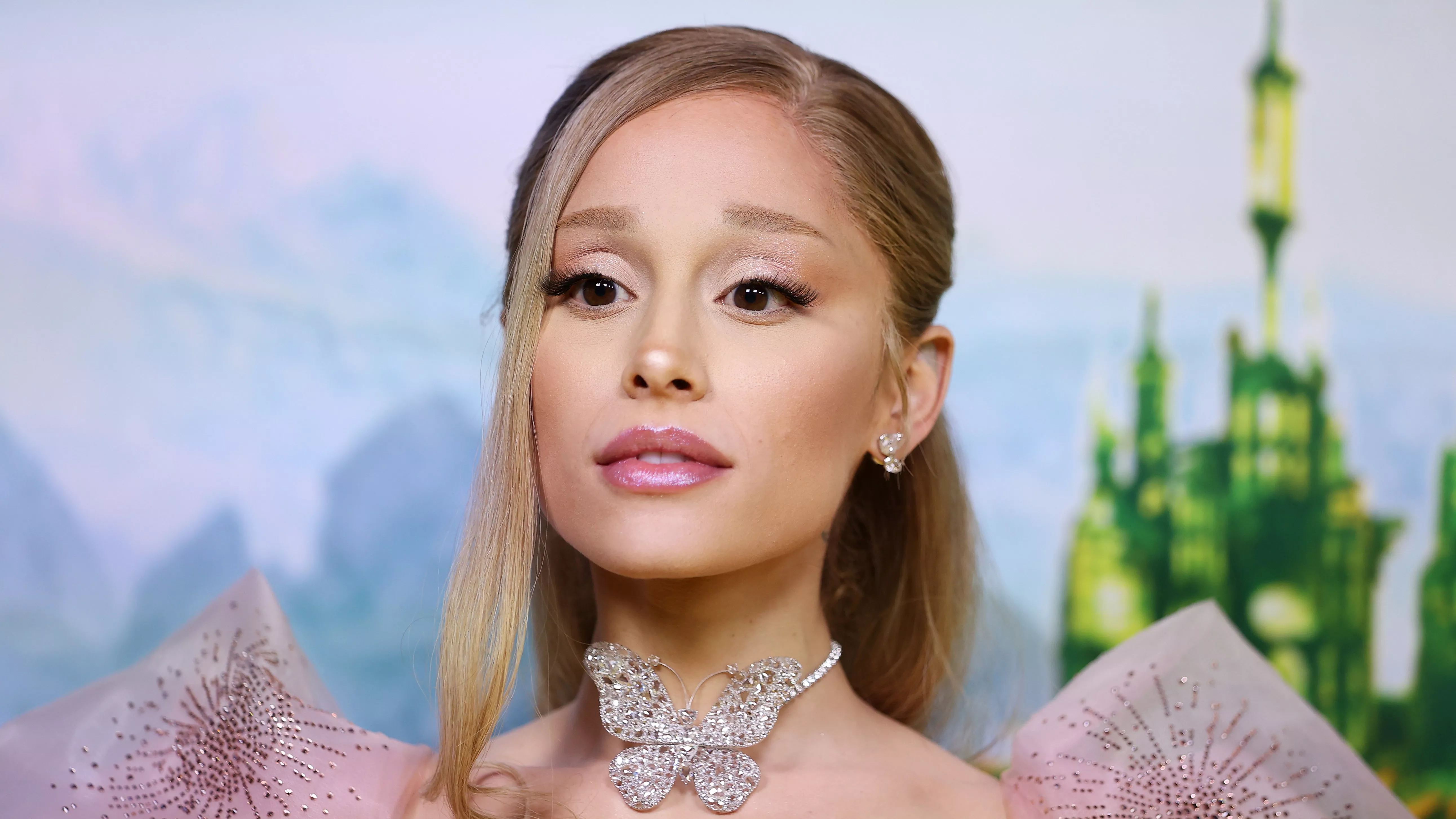 Ariana Grande realizó un inesperado cambio de color de cabello para los Golden Globes
