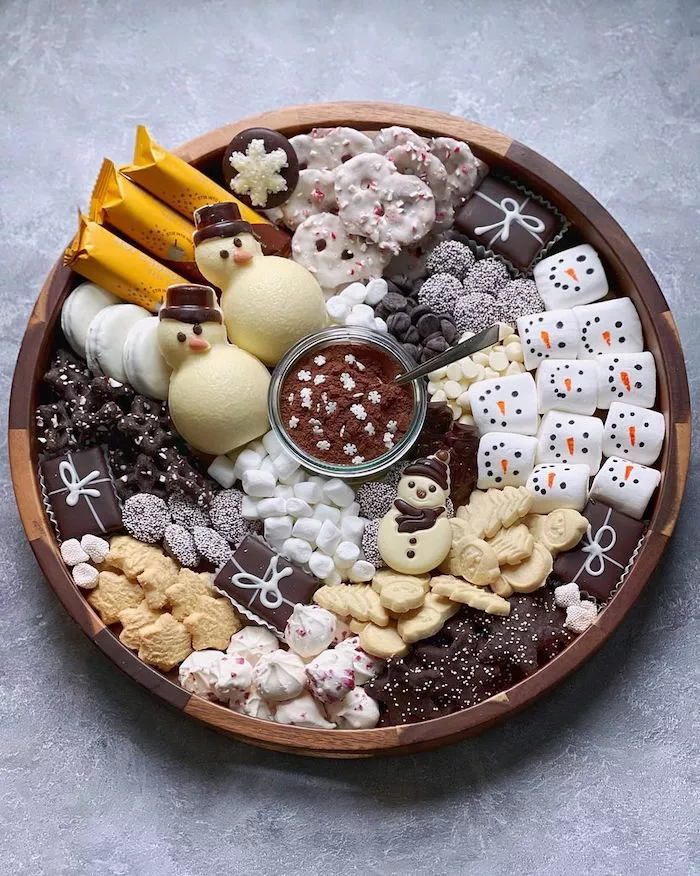 Host the perfect BFF vision board party