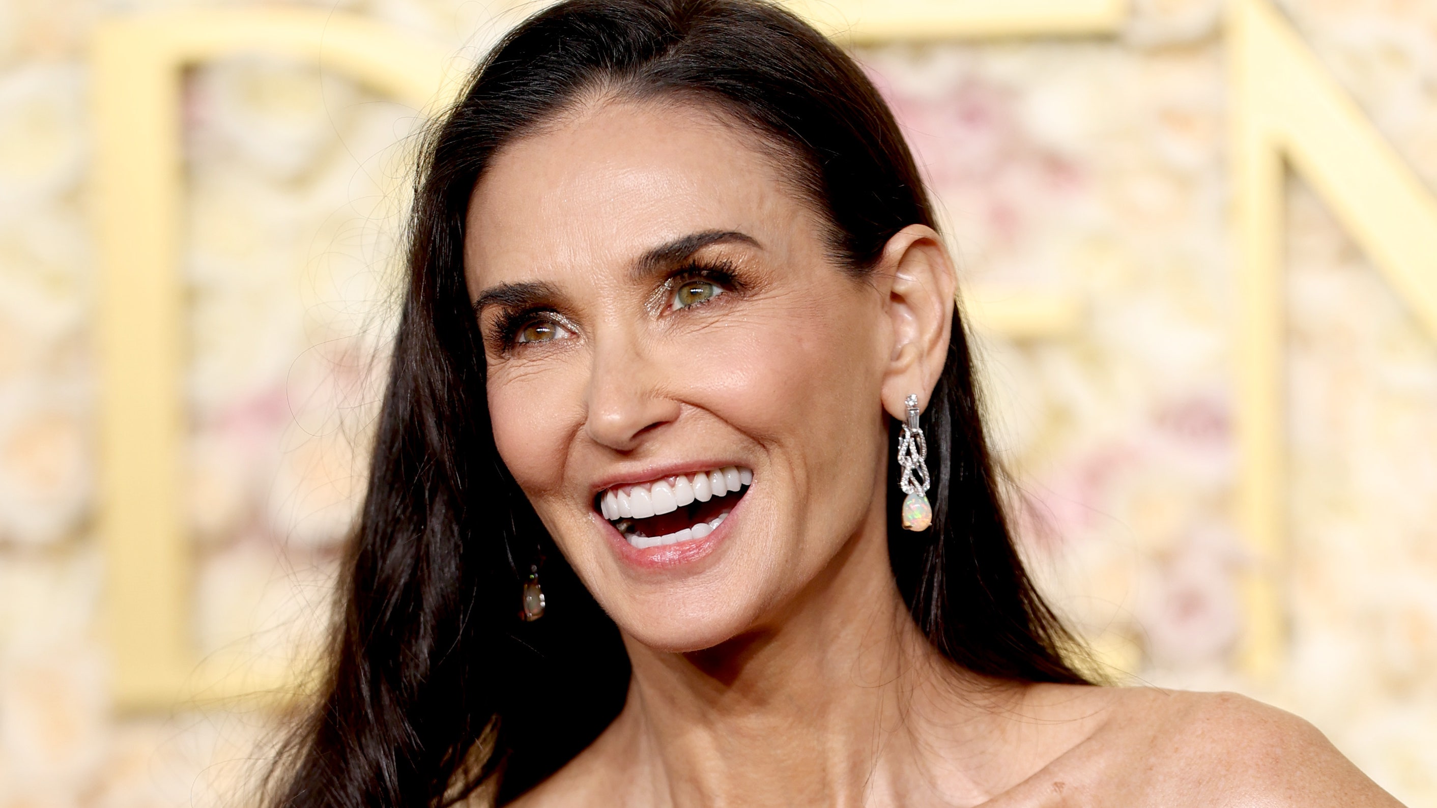 Nunca pensé que hubiera visto a Demi Moore con un moño en el pelo
