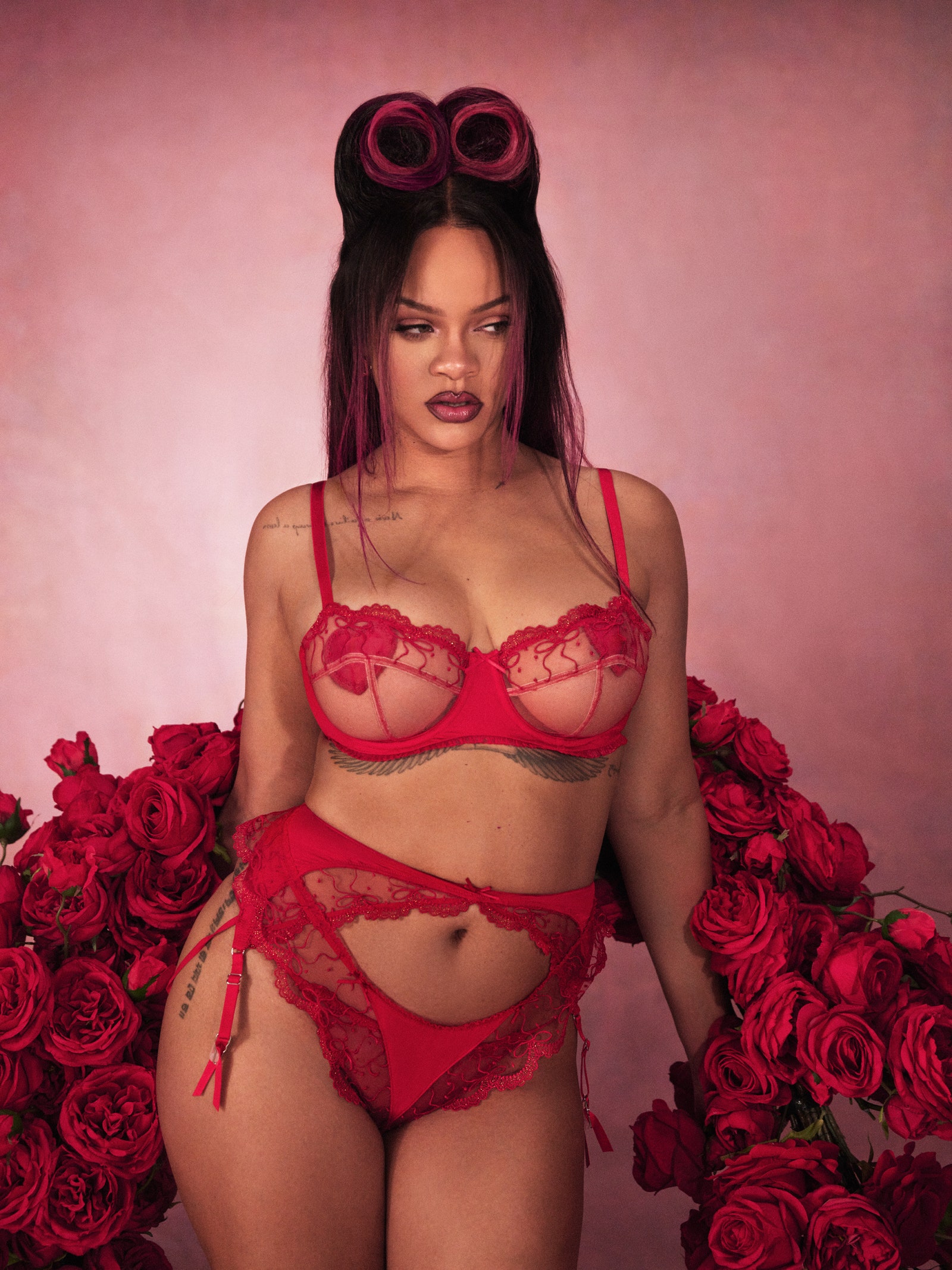Peinado Retro Rosa de Rihanna