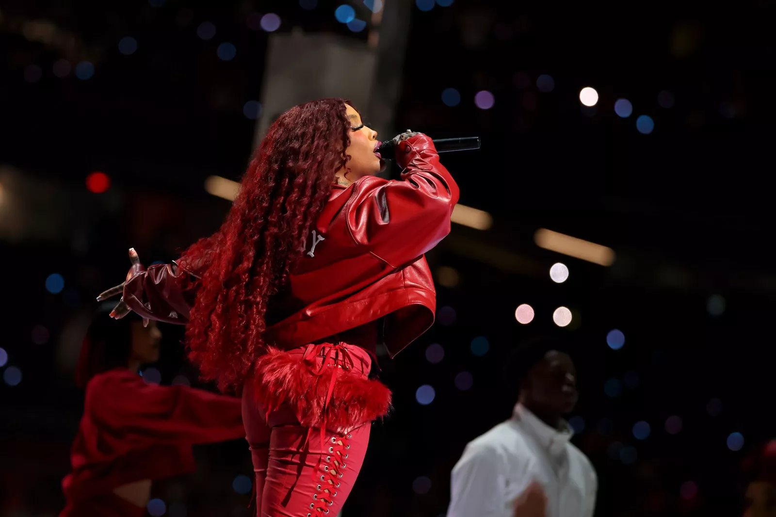 Detalle del look de SZA en el Super Bowl