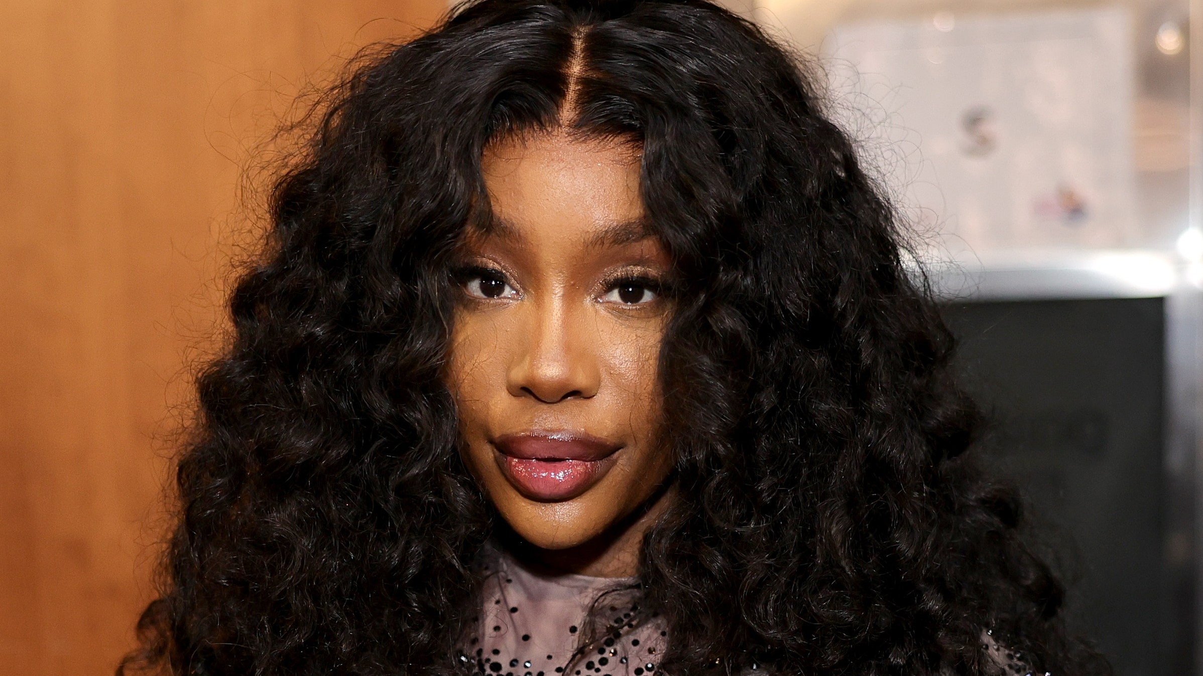 Todos los Detalles Detrás del Look de SZA en el Show de Medio Tiempo del Super Bowl