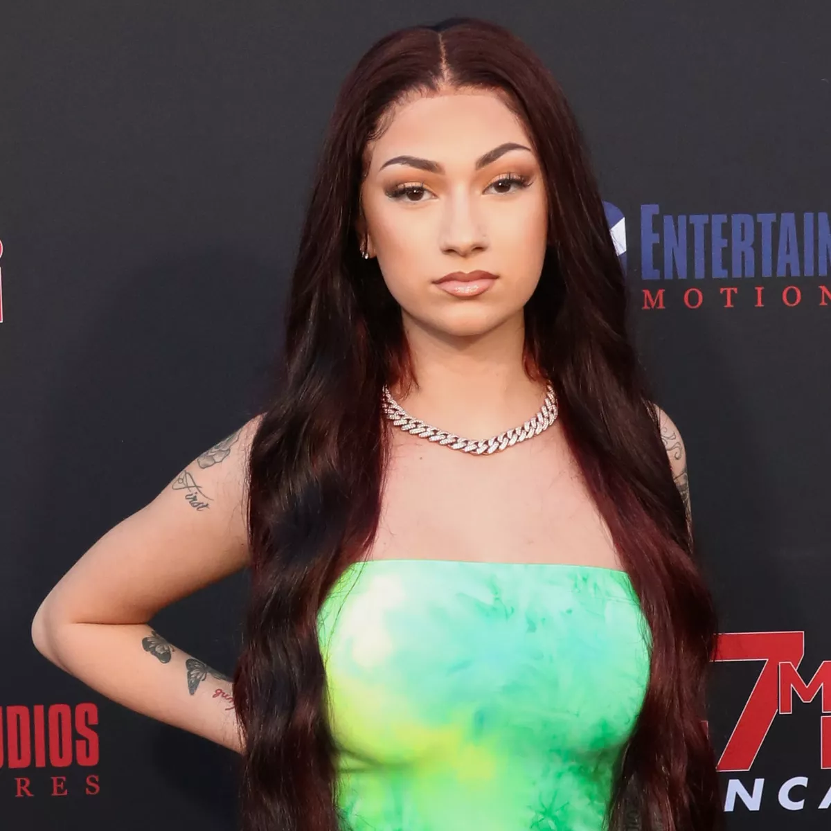 Bhad Bhabie es irreconocible con su dramática transformación de cabello rubio