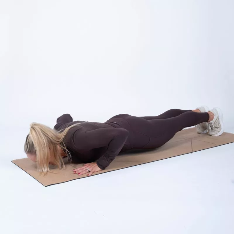 Cómo hacer un push-up correctamente: Una rutina de 4 pasos para perfeccionar este ejercicio esencial