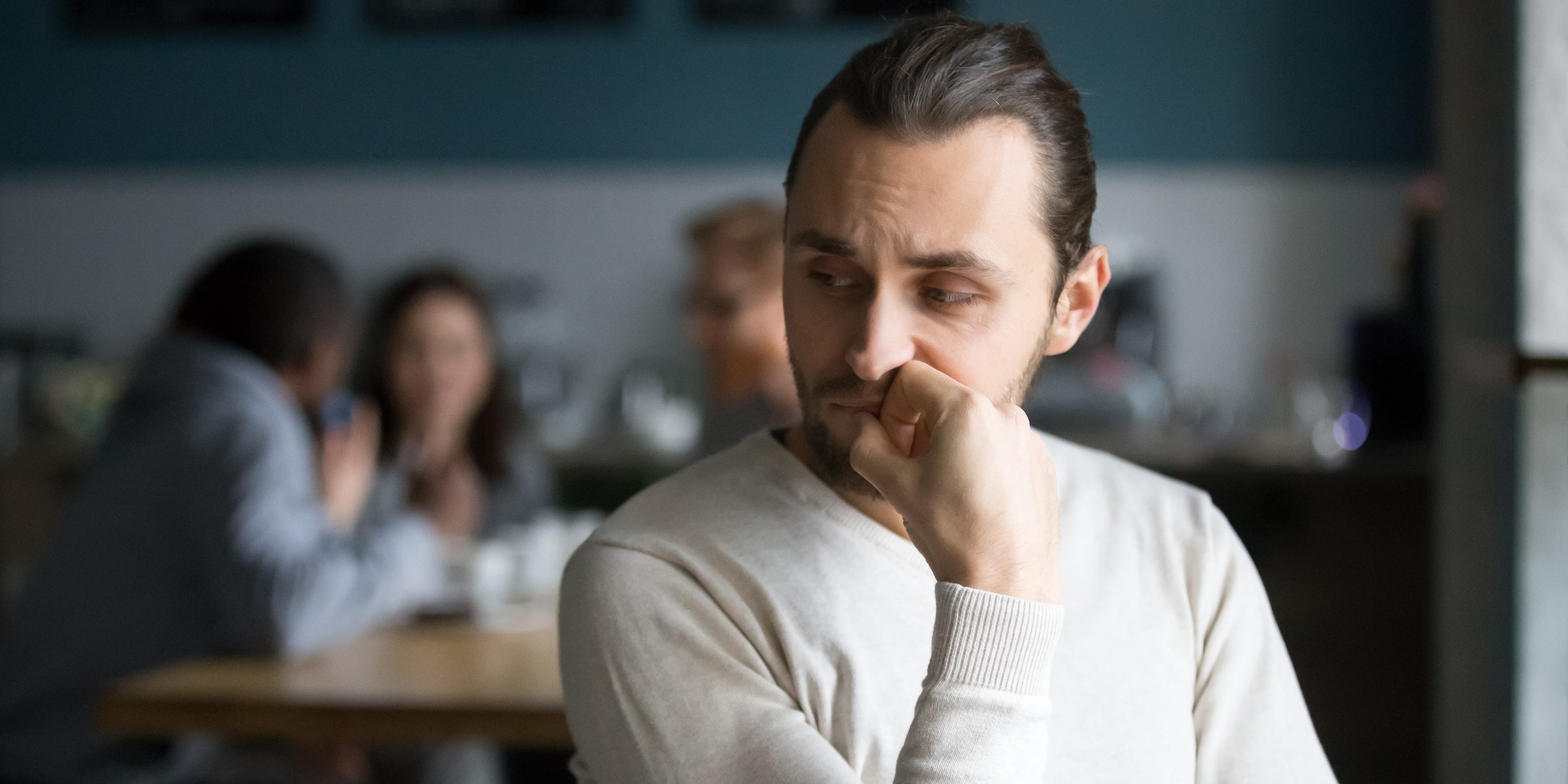 Terminé todas las amistades tóxicas en mi vida que me hacían sentir mal. Fue difícil, pero ahora soy mucho más feliz.