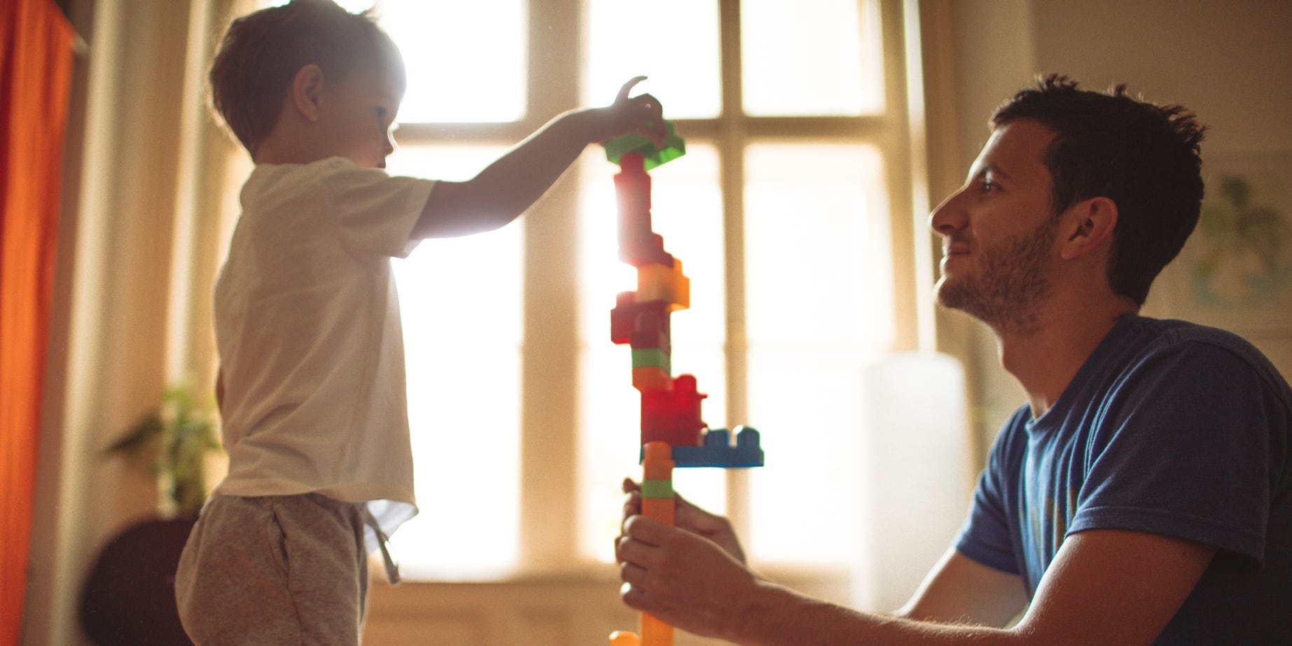 Dejé mi trabajo soñado para ser papá a tiempo completo. Al principio fue duro, pero valió completamente la pena el tiempo que pasé con mis hijos.