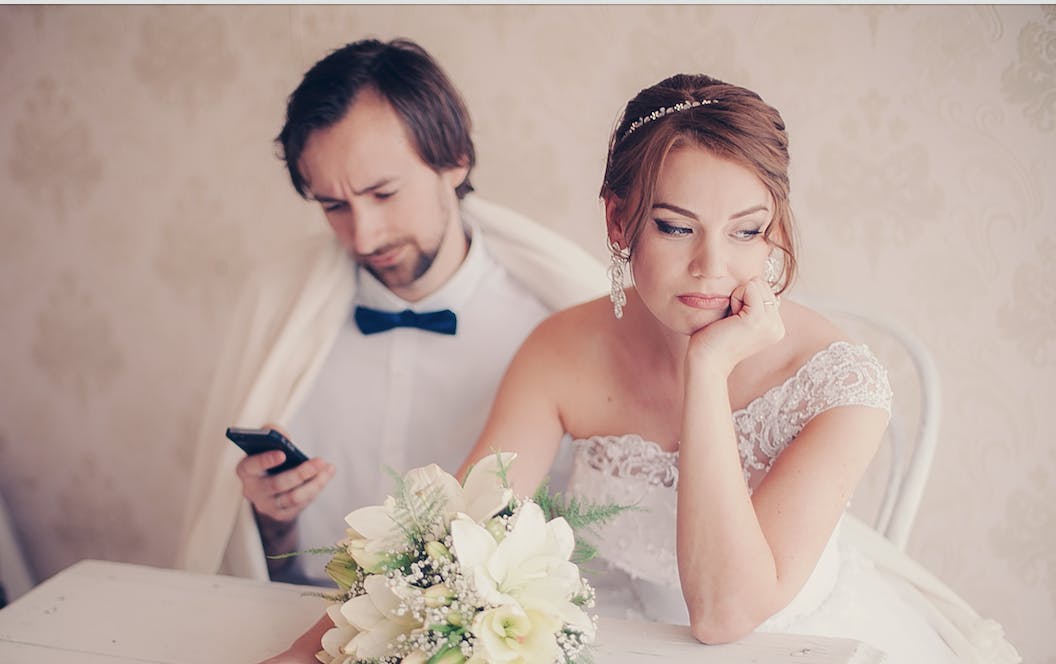 ¿Está Bien Que los Padres Abandonen una ‘Boda Seca’ Si Es Su Una Noche de Diversión?