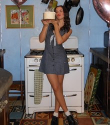 La nueva canción de Jenna Raine es el himno definitivo de la juventud