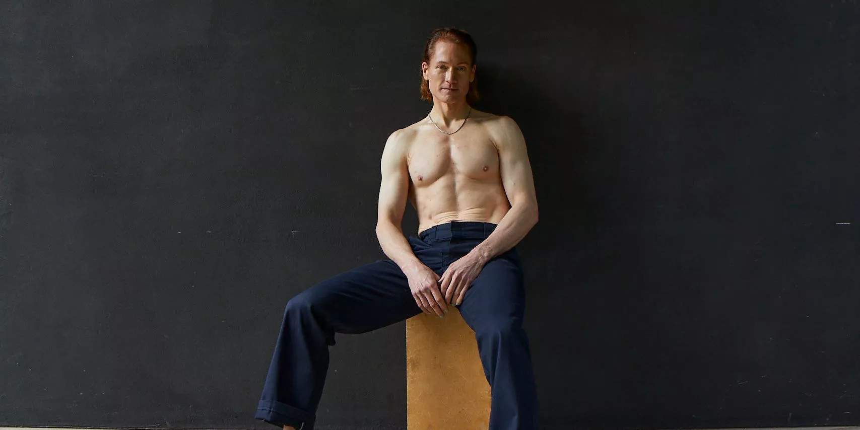 El gurú de la longevidad Bryan Johnson tuvo un menú del Super Bowl con bayas, no alitas de pollo