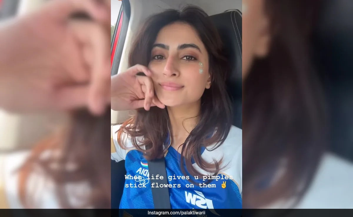 Palak Tiwari Confirma Su Mantra de Belleza: "Cuando la Vida Te Da Espinillas, Pégales Flores"