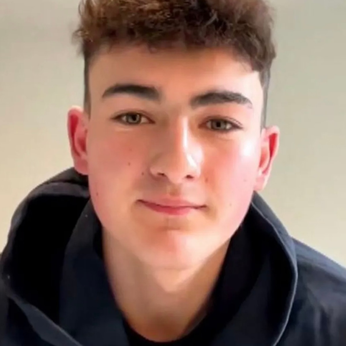 "Charlie Bit My Finger" YouTuber, ahora de 18 años, comparte actualizaciones de su vida