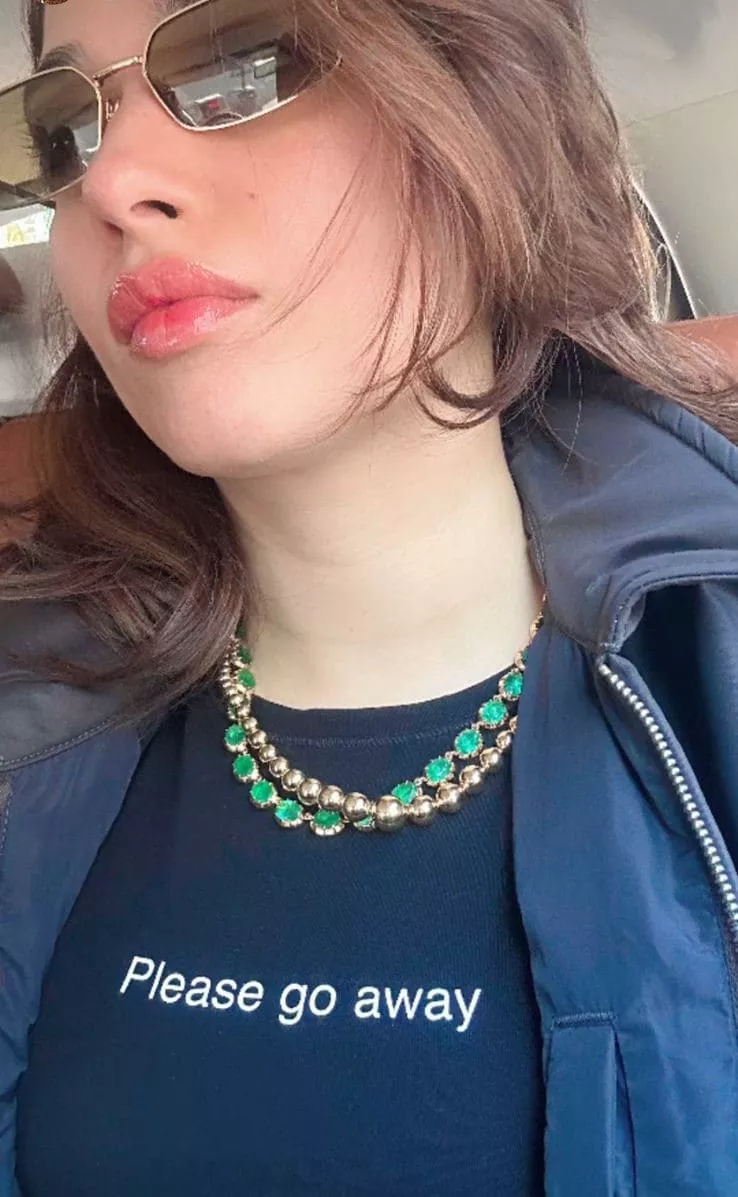 Los labios berry de Tamannaah Bhatia y su cabello desordenado marcan el glamour cotidiano