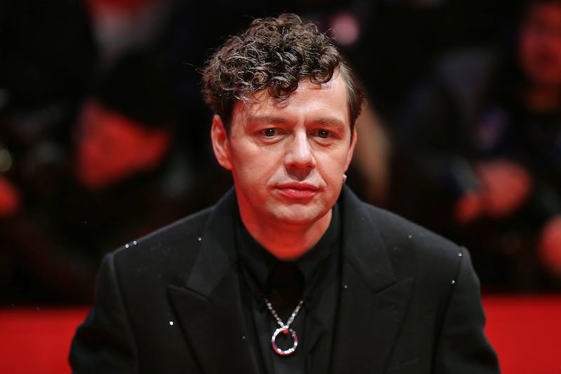 ¿Quién interpreta a Fabian en The White Lotus? Todas tus preguntas sobre Christian Friedel respondidas