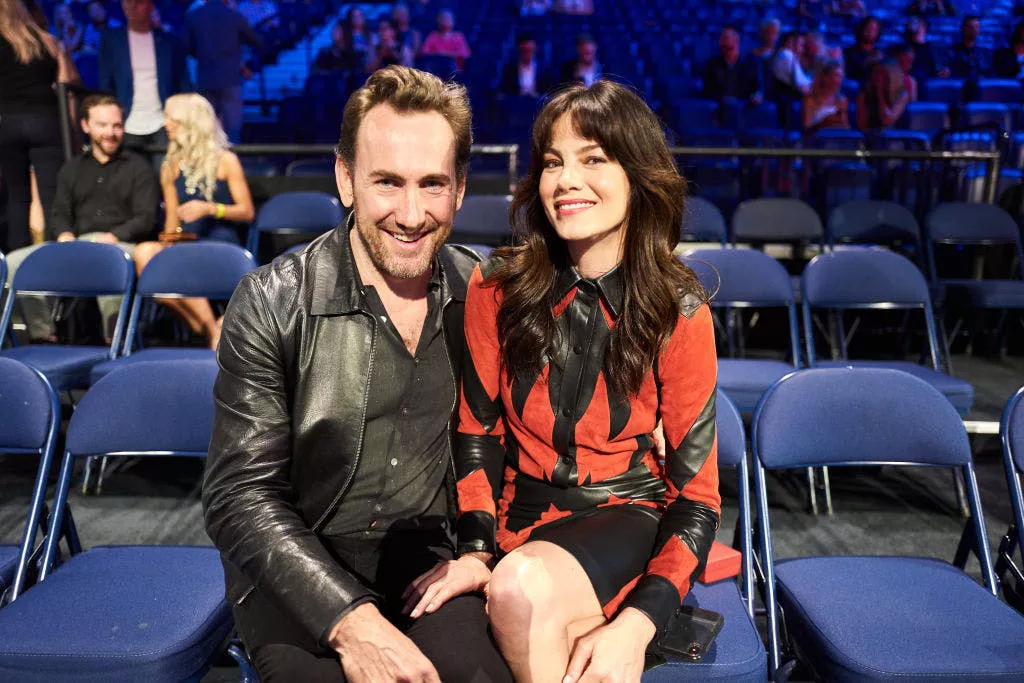 Peter White y Michelle Monaghan