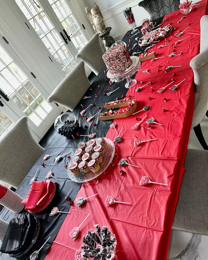 Tu guía para organizar la fiesta de aceptación universitaria definitiva