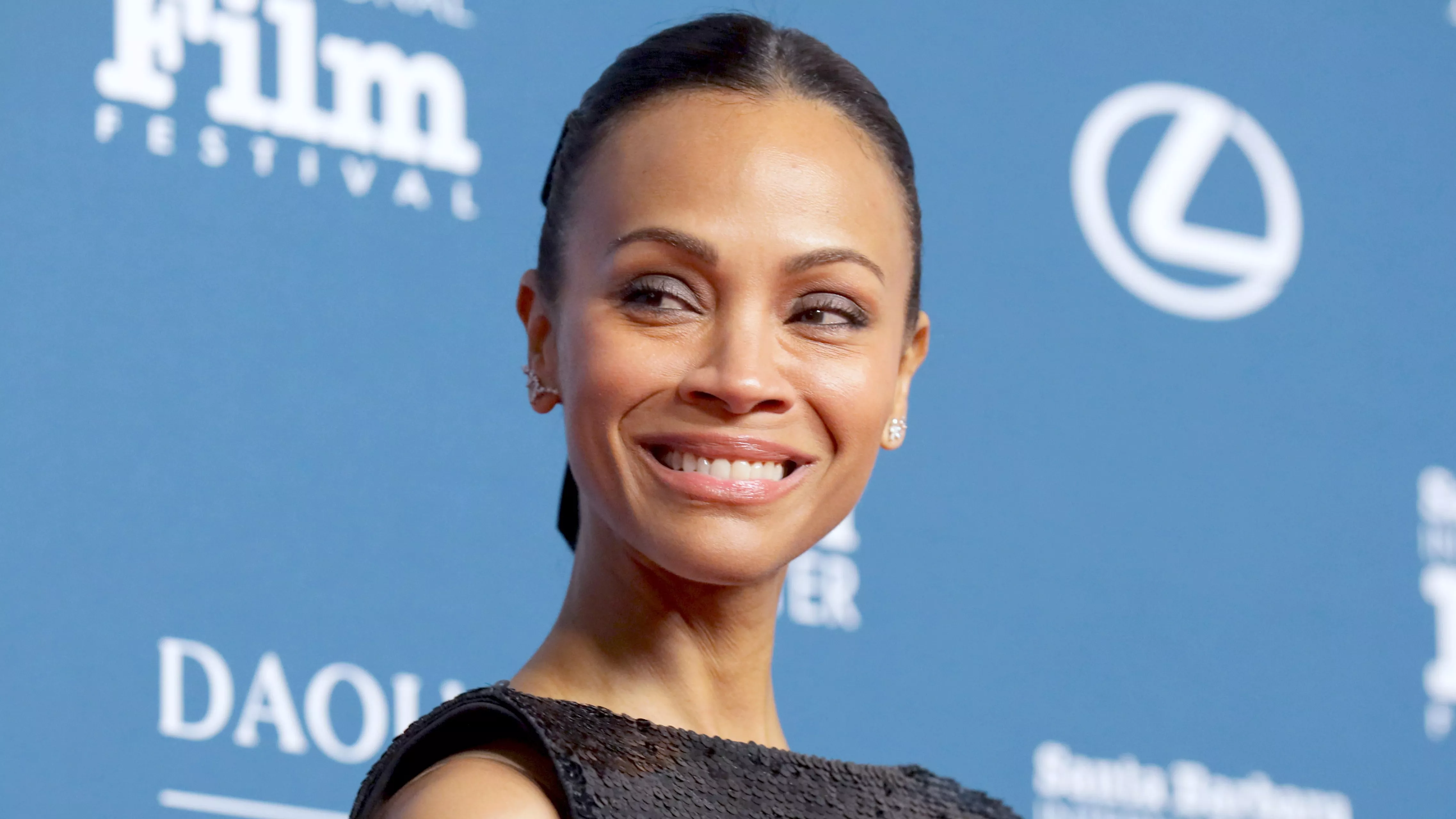 La trenza de Zoe Saldaña: Coqueta al cubo