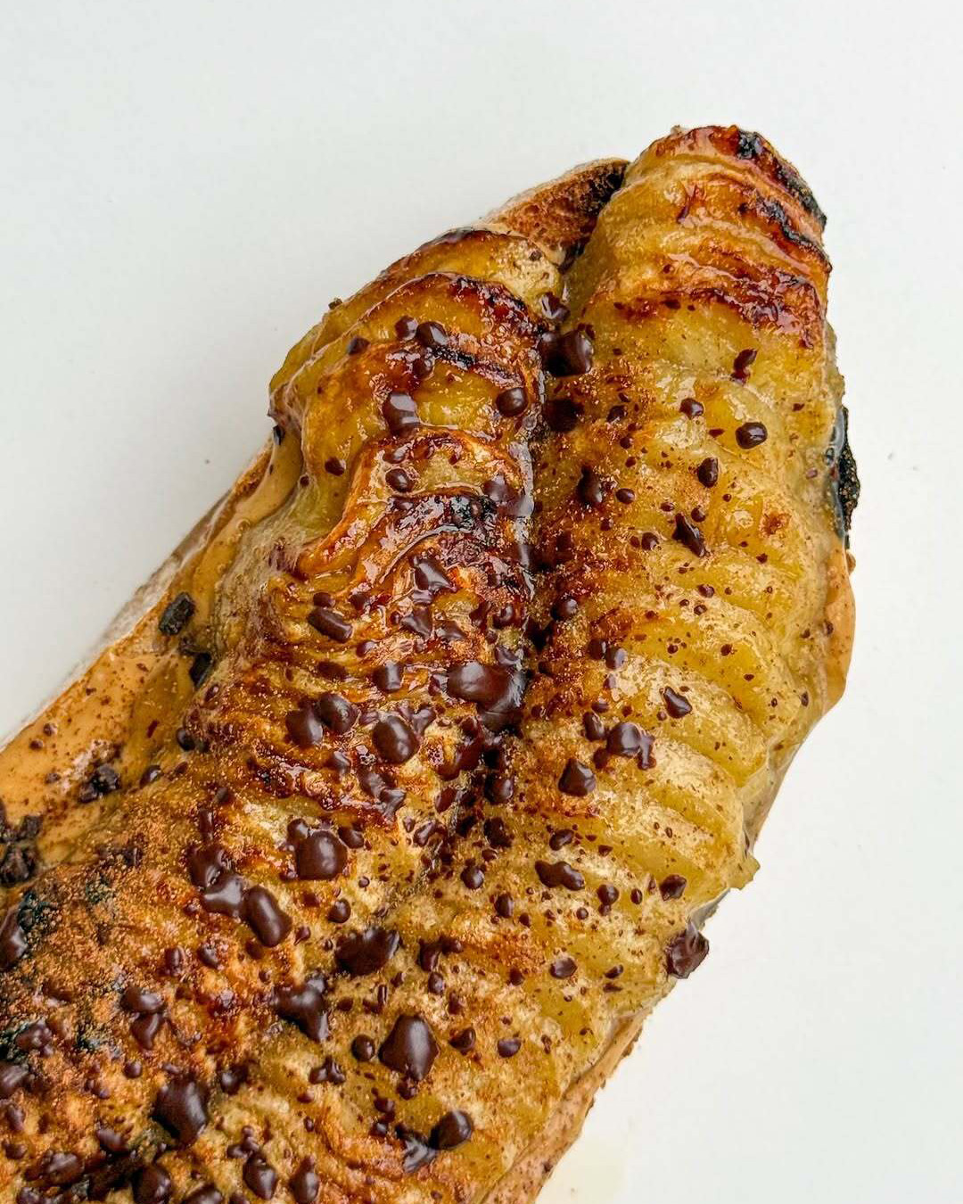 Tostada de Plátano y Mantequilla de Maní en Air Fryer